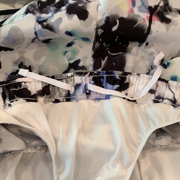 Nike floral Dri-fit shorts - Picture 7 of 14